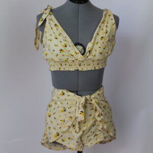 Women's L.A. Hearts Cropped Yellow Floral Top Size Large